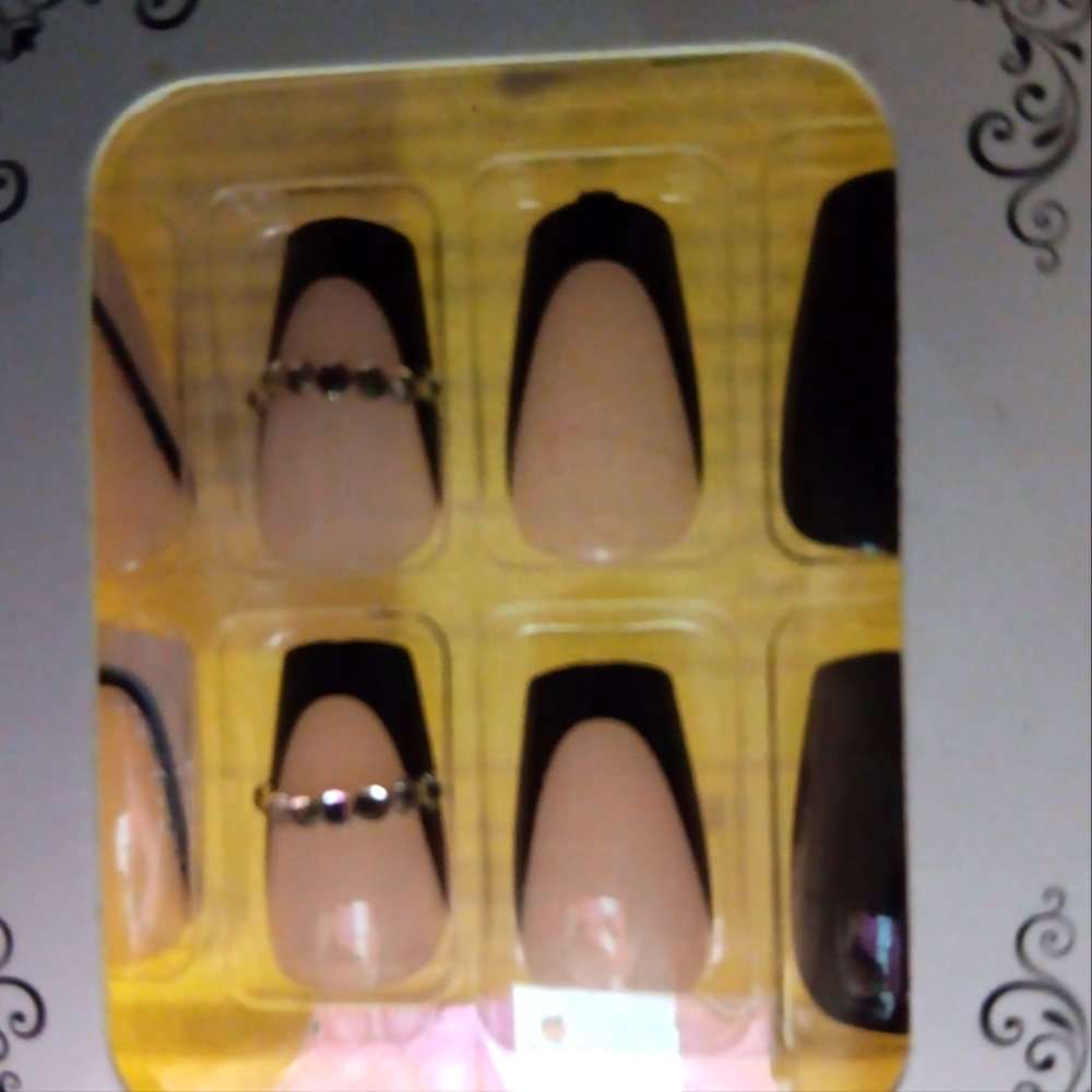 Black Square Tip Press On Fingernails NWT Bling Set of (24)